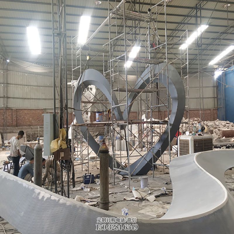 金屬love雕塑承接，陸地擺件，燈光love雕塑制造商