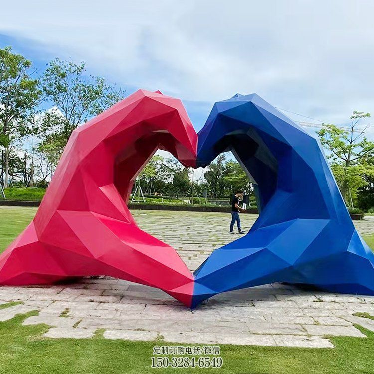 愛(ài)心標(biāo)識(shí)雕塑，切面工藝效果，不銹鋼地標(biāo)城市建筑